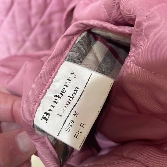 ⭐️Burberry Pink Quilted Jacket—GREAT! Burberry Plaid Inside—Preppy! Excl. Cond! - Picture 6 of 15